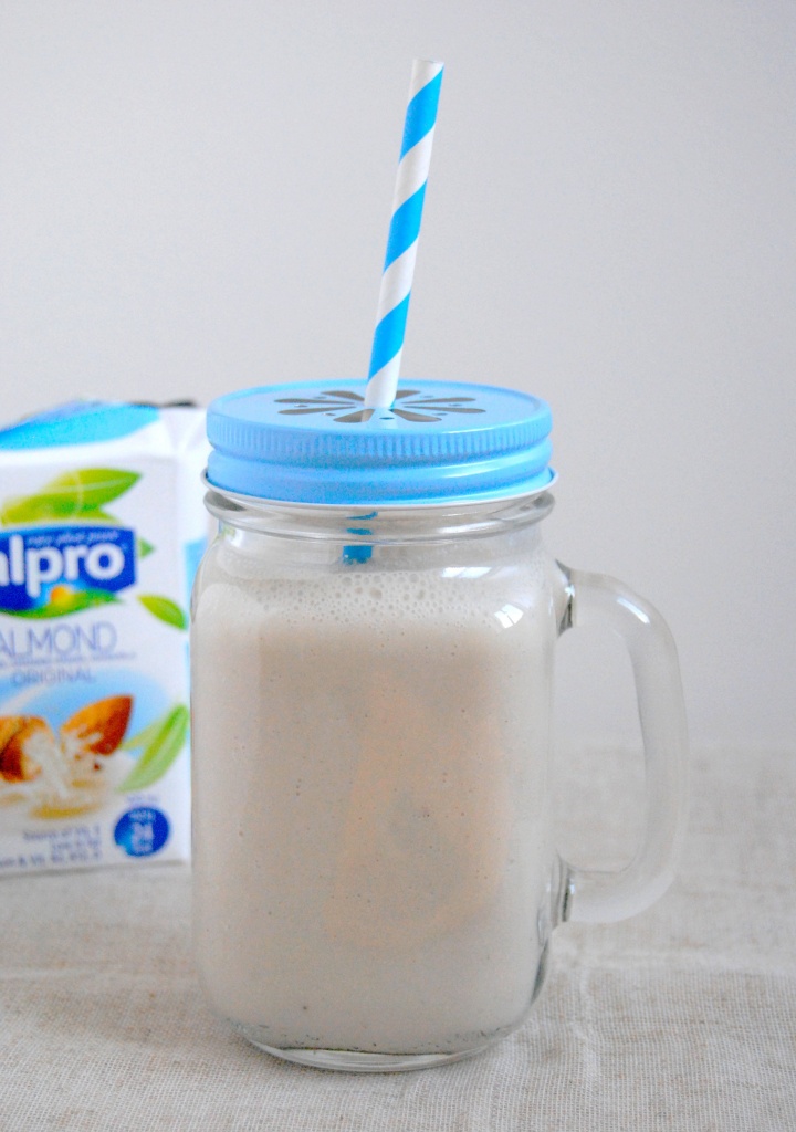 smoothie-banane-poire-lait-amande