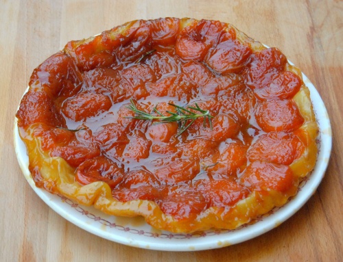 Tarte tatin abricot, miel et romarin
