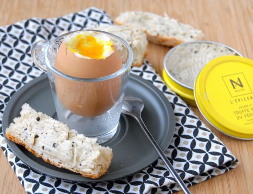 Oeuf à la coque – Mouillettes au beurre à la truffe