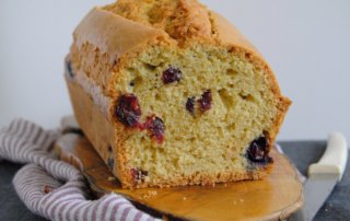 cake-au-levain-myrtilles-et-cranberry