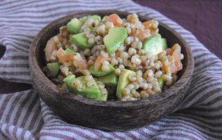 salade-au-sorgho-truite-fumee-et-avocat